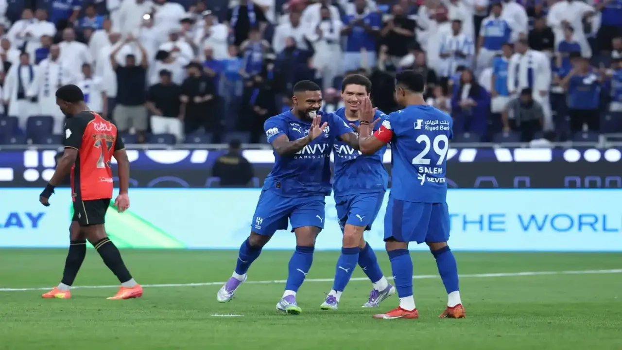 موعد مباراة الهلال والنجمة في الدوري السعودي والقنوات الناقلة للمواجهة المرتقبة